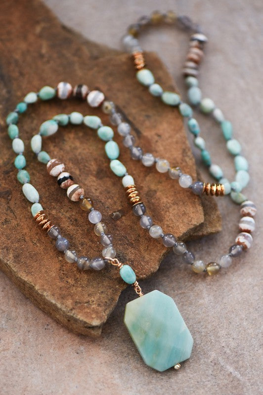 Natural Stone Bead Necklace With Stone Pendant