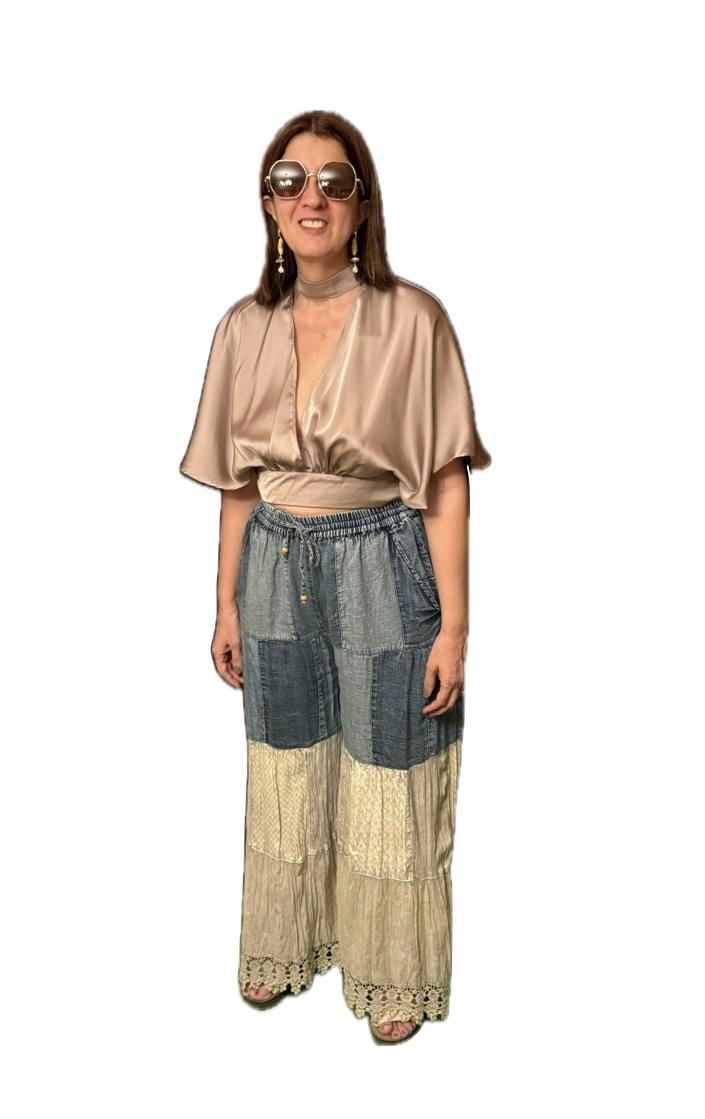 Pantalón Boho Patchwork con Encaje y Denim